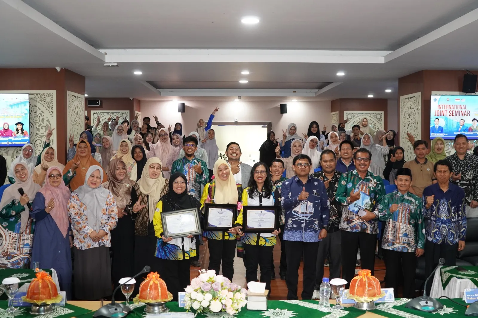 Seminar Internasional Unismuh Makassar-UPSI Malaysia Bahas Mengapa Teknologi Tak Bisa Gantikan Guru